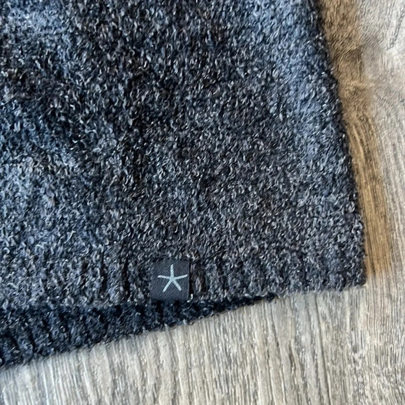 Barefoot Dreams Sweater Gray Cozychic Lite Island Wrap Size Small Medium - Picture 8 of 11